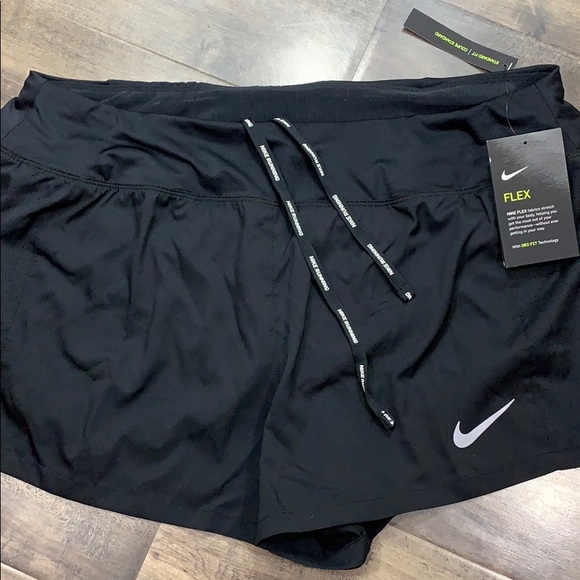 NIKE Women’s running shorts with Dri-Fit Technolog - Picture 4 of 16